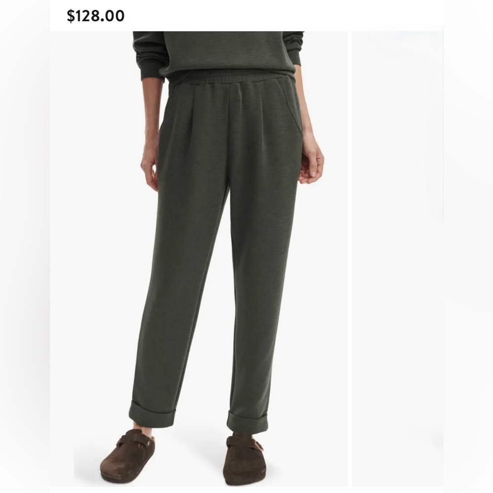 VARLEY The Rolled Cuff 25-Inch Pants
$128.00 Dark Green Jogger Pants Sz XXS